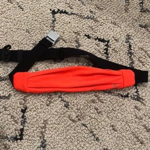 5 for $20! Athleta running belt